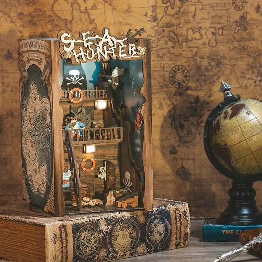 Book Nook Sea Hunter